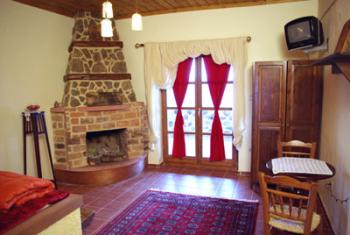 Hostel Iaspis Double room with fireplace and view Sidirohori