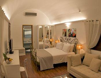 La Mer Deluxe Hotel & Spa  Santorini