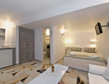 Iliovasilema Suites Room Santorini