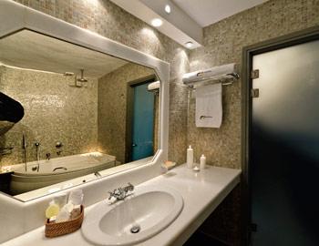 Iliovasilema Suites Bathroom Santorini