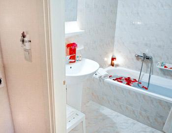 Varres Hotel Bathroom Bohali